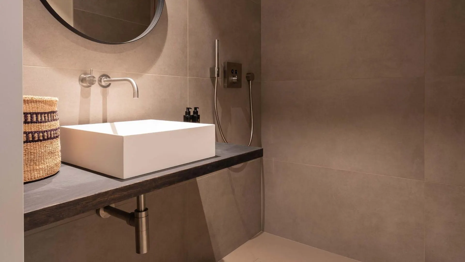 De Gulden Poorte, A Lxryhome Hotel Collection Antwerp 0*,  Belgium
